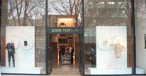 did louis vuitton sponsor human zoos|Louis Vuitton sponsored zoos.